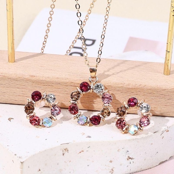 Rose Gold Plated Rhinestone Pendant Necklace & Earrings Set - Picture 4 of 6